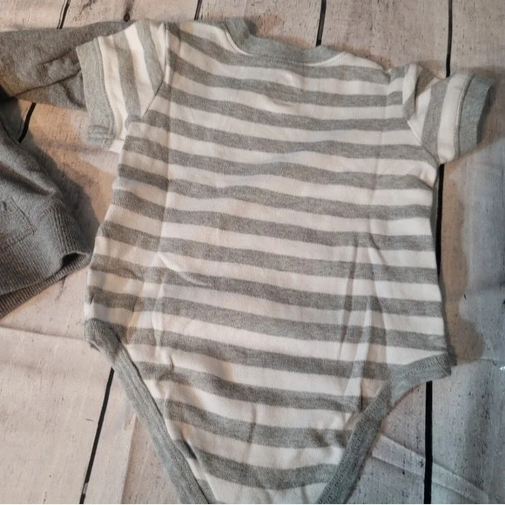 Carters Boy Jacket 6months Bodysuit 6-9/ 6-12month 4piece Bundle Set